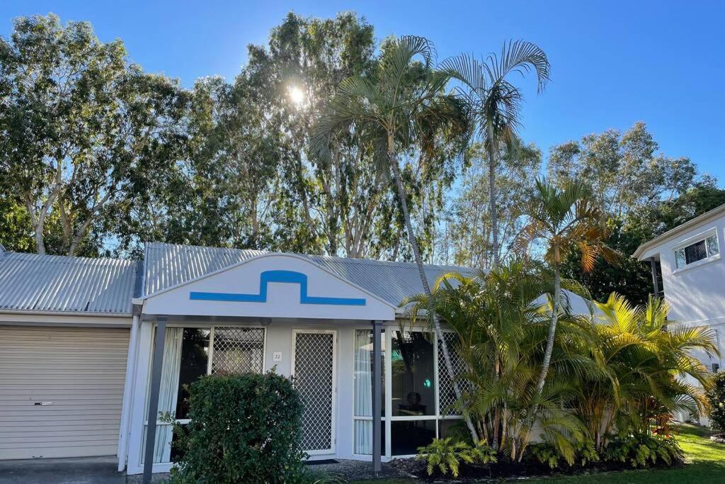 2 Bedroom Ground Level Villa in Tropical 4* Resort Noosaville Esterno foto