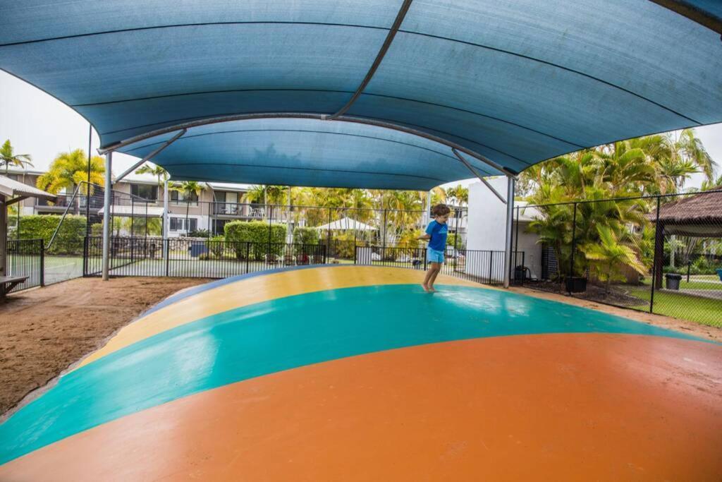 2 Bedroom Ground Level Villa in Tropical 4* Resort Noosaville Esterno foto