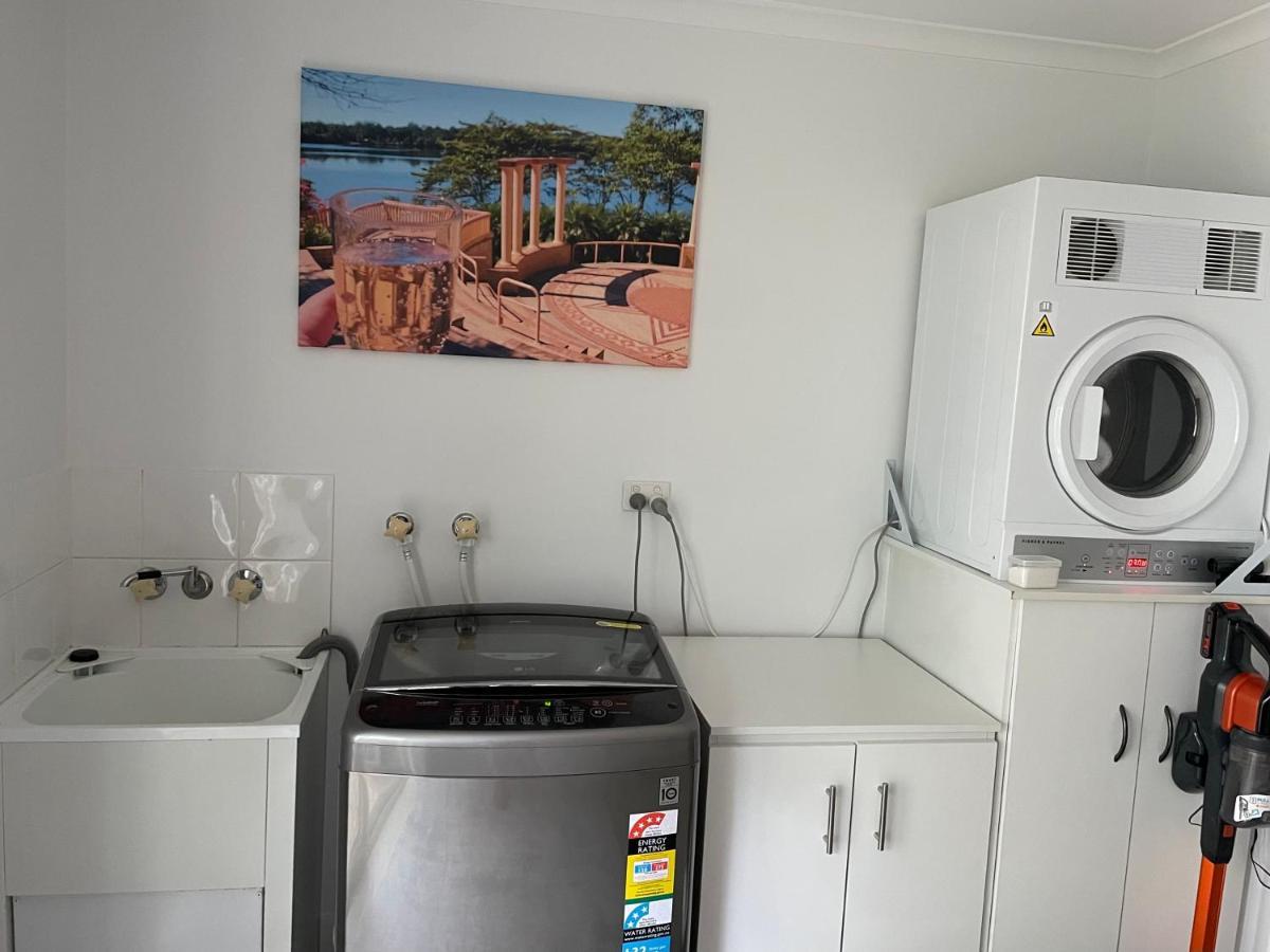 2 Bedroom Ground Level Villa in Tropical 4* Resort Noosaville Esterno foto